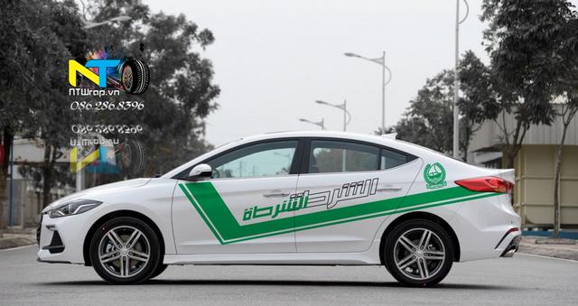 HUYNDAI ELANTRA dán tem sườn mẫu cảnh sát dubai cực đẹp tại CỬA HÀNG ĐỘ XE TÚ XOĂN Decal Vĩnh Phúc