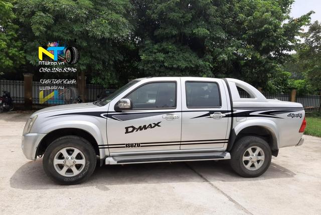 ISUZU D-MAX dán tem sườn cực chất tại CỬA HÀNG ĐỘ XE TÚ XOĂN - DECAL VĨNH PHÚC